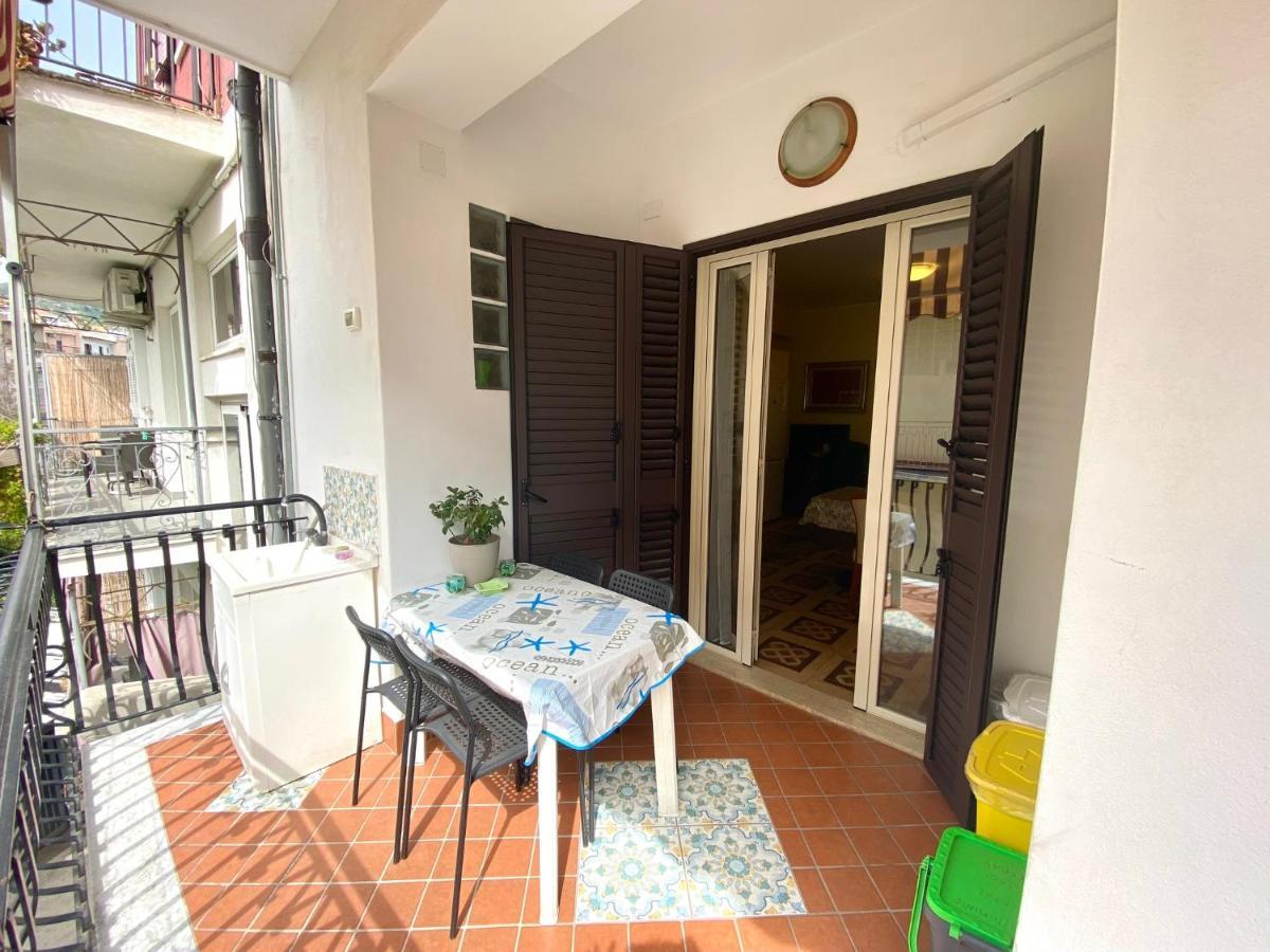Casa Vacanze Rosy Giardini Naxos Eksteriør bilde