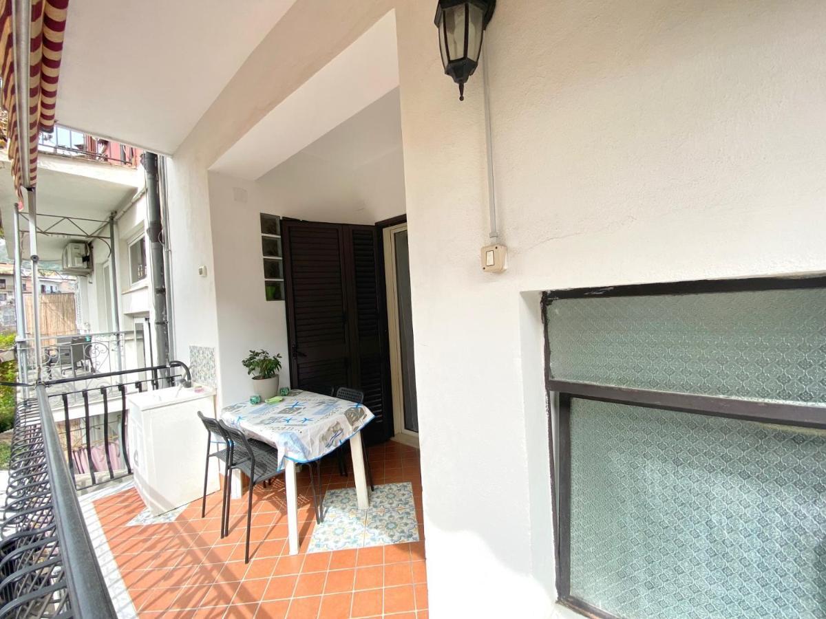 Casa Vacanze Rosy Giardini Naxos Eksteriør bilde