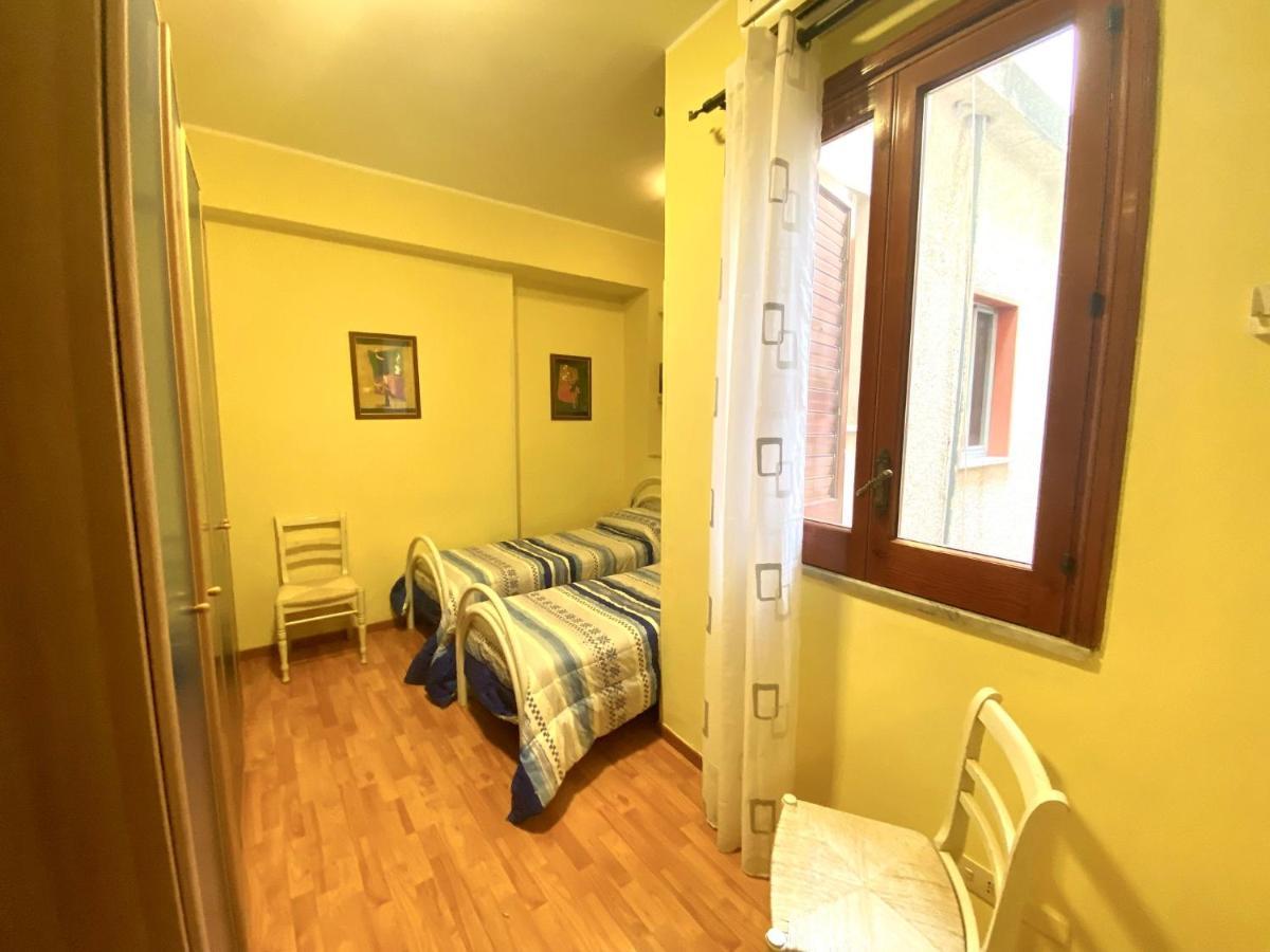 Casa Vacanze Rosy Giardini Naxos Eksteriør bilde